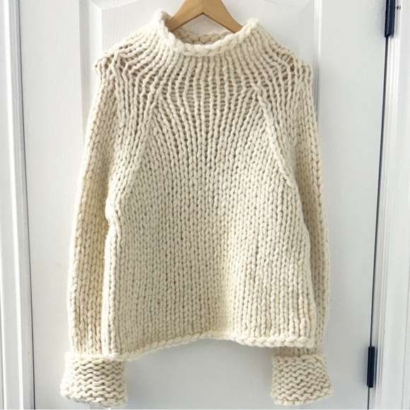 VINCE Alpaca Chunky Knit Sweater Cream Mock Neck Size Medium EUC - Picture 2 of 6